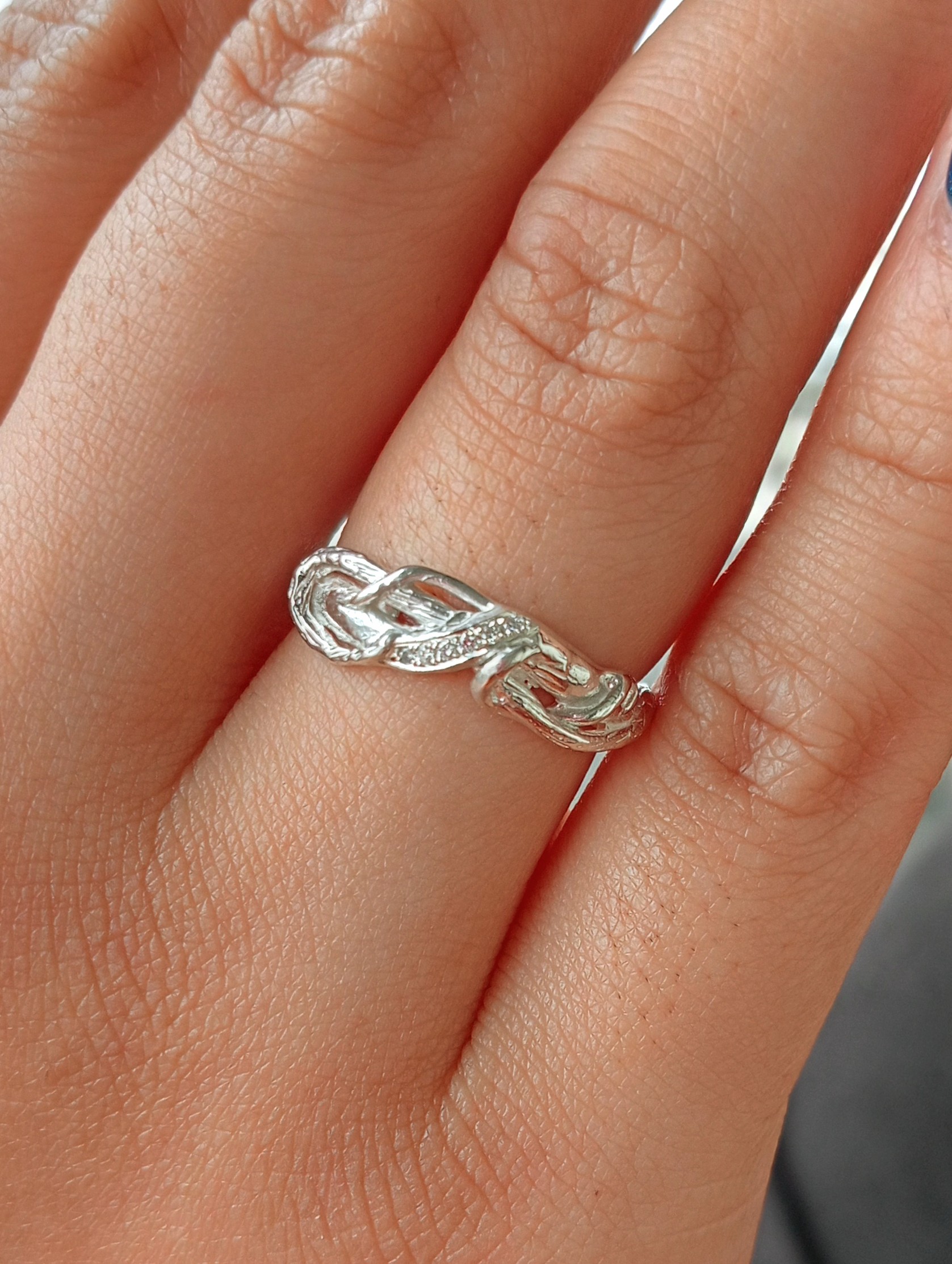lilly ring in silver
