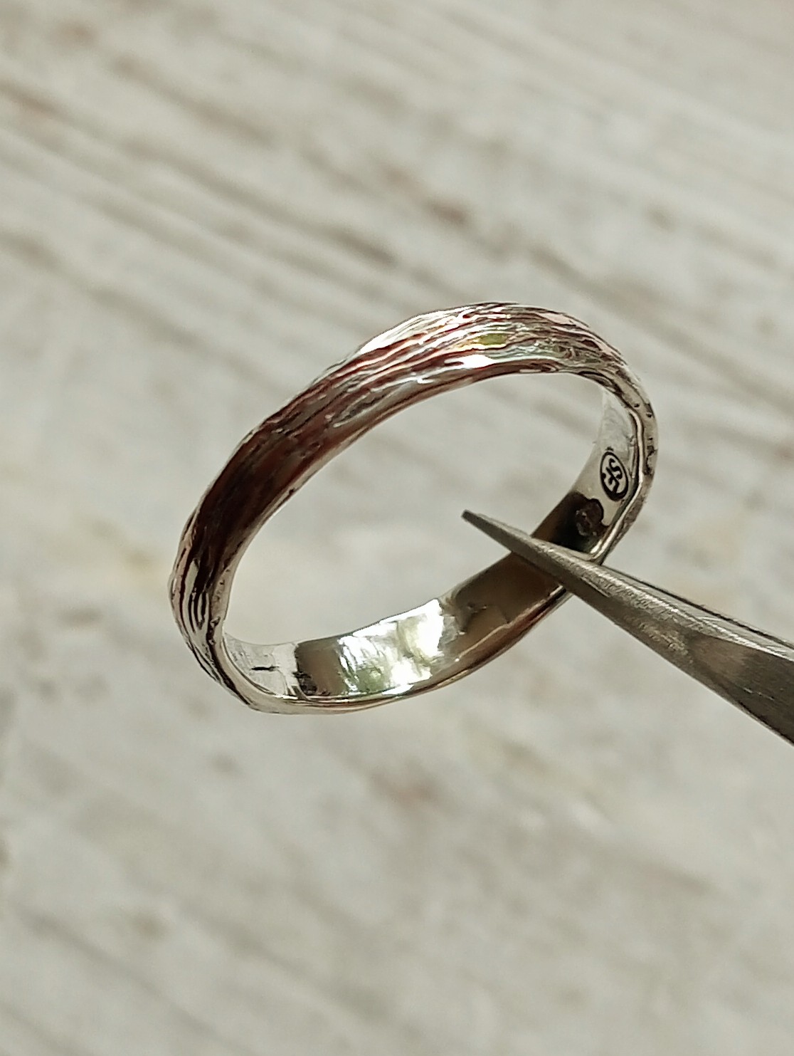 two-tone textured wedder